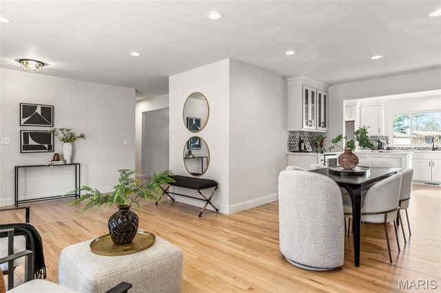 330 Sudbury Lane, Ballwin, MO 63011