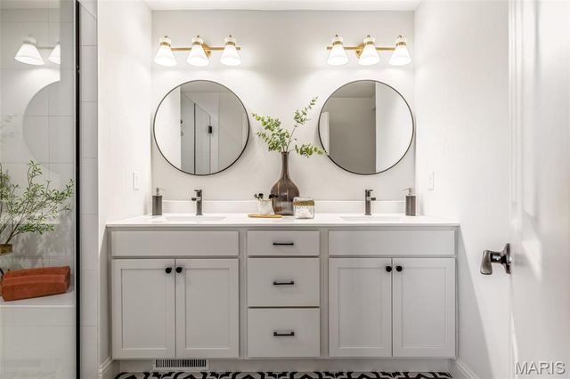 330 Sudbury Lane, Ballwin, MO 63011