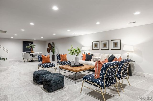 330 Sudbury Lane, Ballwin, MO 63011