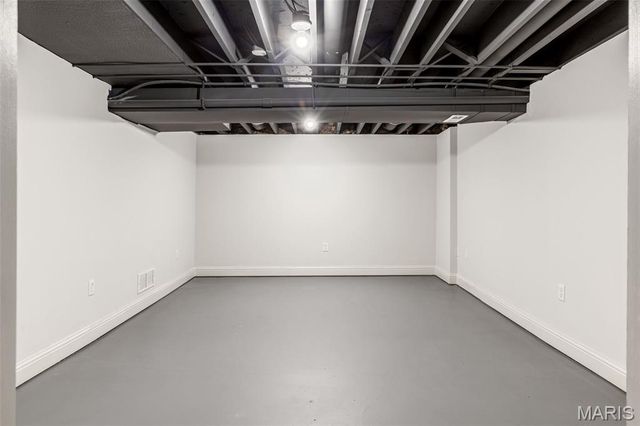 330 Sudbury Lane, Ballwin, MO 63011