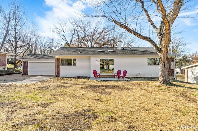 330 Sudbury Lane, Ballwin, MO 63011