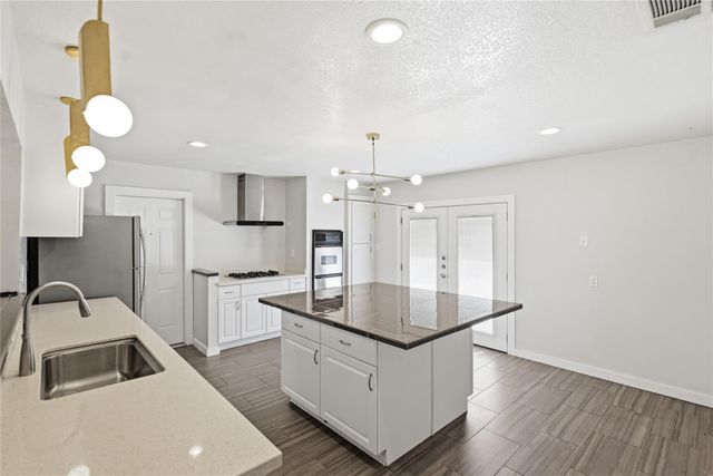 5503 Basswood LN, Austin, TX 78723