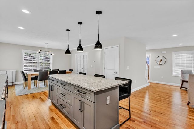 24 Paper Birch Path 24, Worcester, MA 01605
