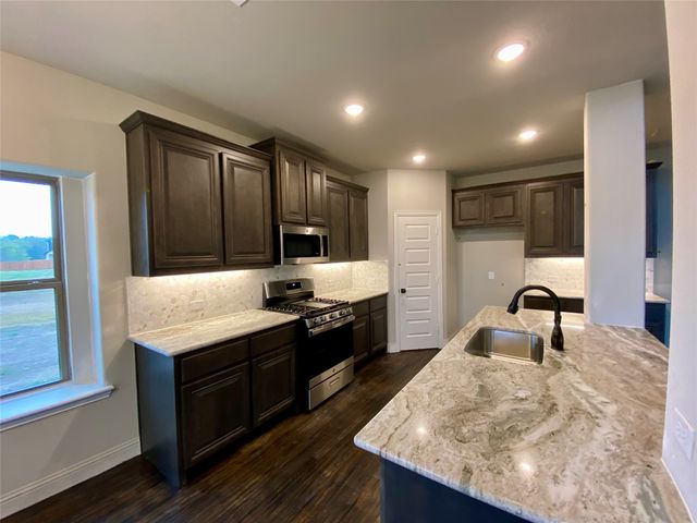 2817 Slamma Trail, Crandall, TX 75114
