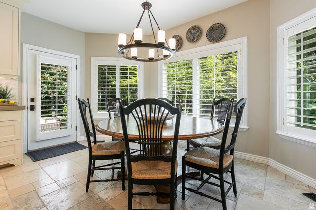 1146 E WOODBRIAR CIR, North Salt Lake, UT 84054