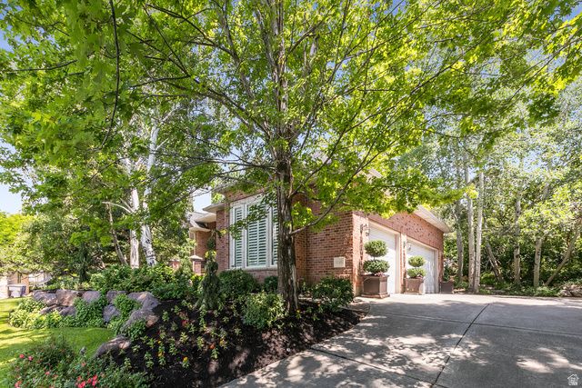 1146 E WOODBRIAR CIR, North Salt Lake, UT 84054