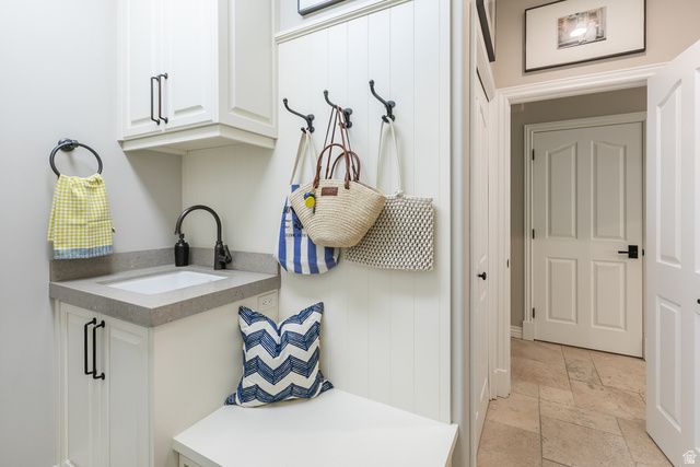 1146 E WOODBRIAR CIR, North Salt Lake, UT 84054