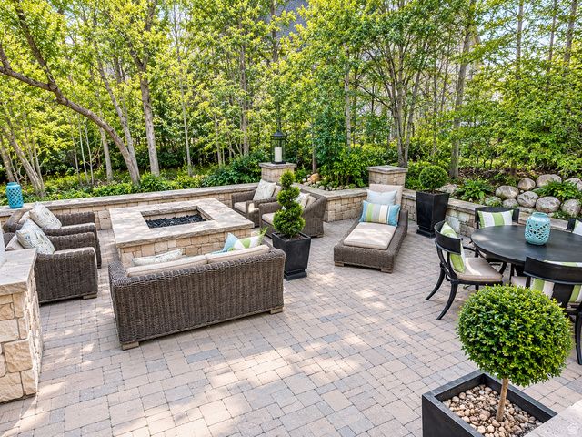 1146 E WOODBRIAR CIR, North Salt Lake, UT 84054