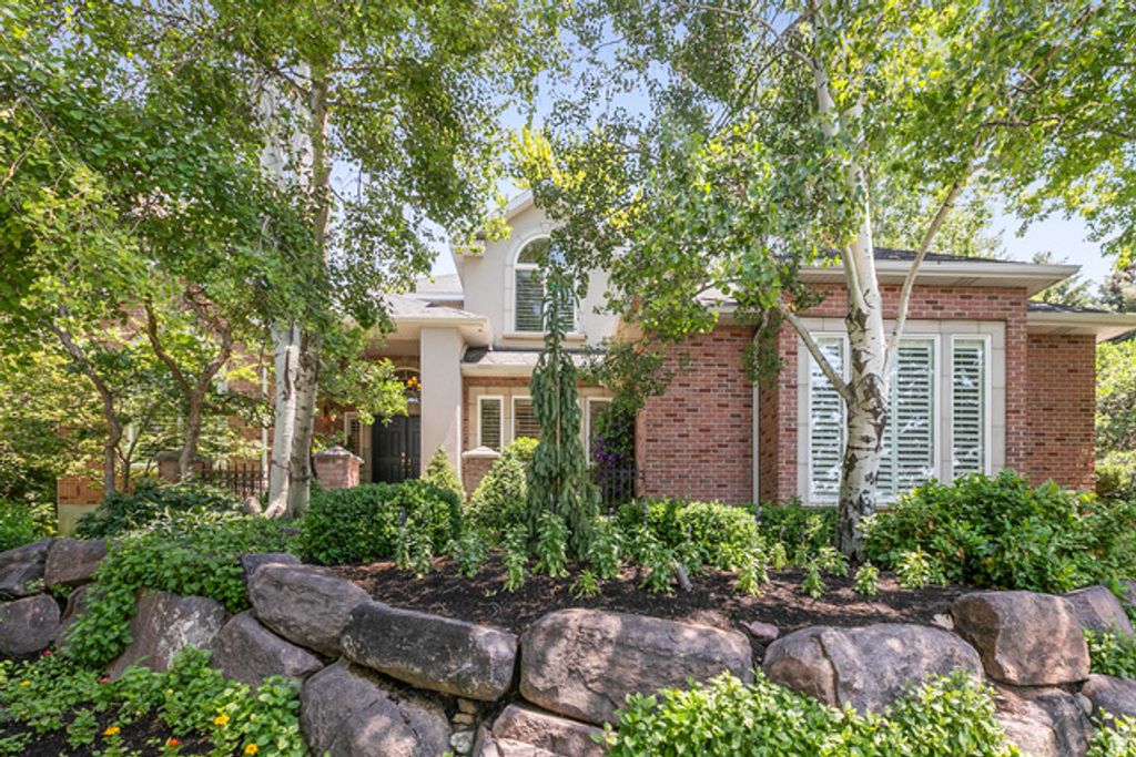 1146 E WOODBRIAR CIR, North Salt Lake, UT 84054