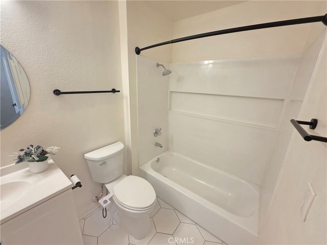 5525 Canoga 320, Woodland Hills, CA 91367