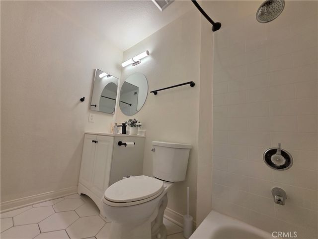 5525 Canoga 320, Woodland Hills, CA 91367