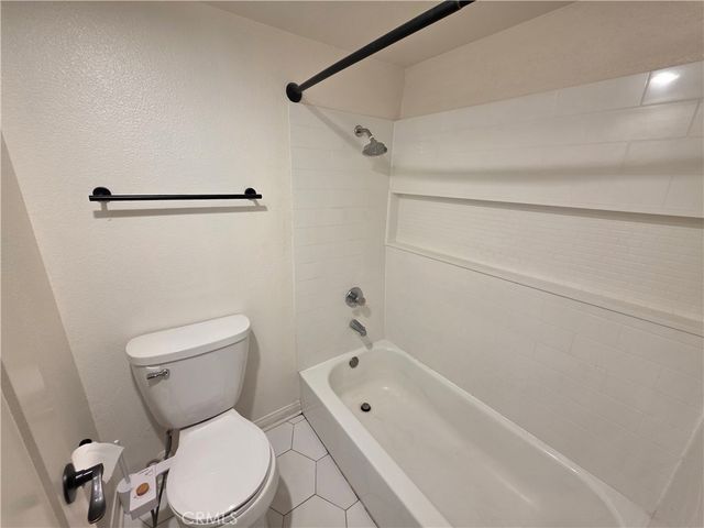 5525 Canoga 320, Woodland Hills, CA 91367