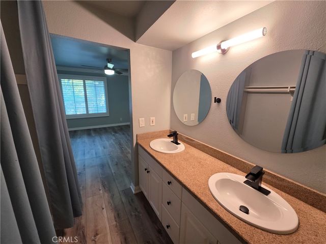 5525 Canoga 320, Woodland Hills, CA 91367