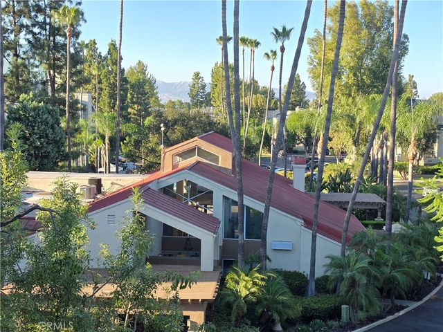 5525 Canoga 320, Woodland Hills, CA 91367