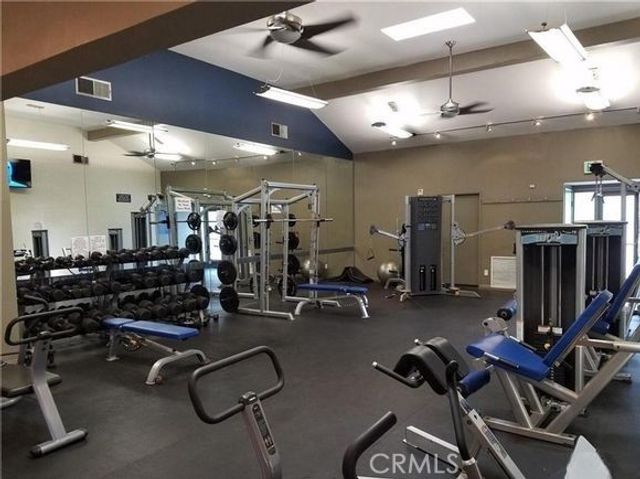 5525 Canoga 320, Woodland Hills, CA 91367