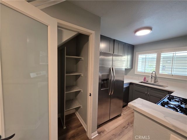 5525 Canoga 320, Woodland Hills, CA 91367