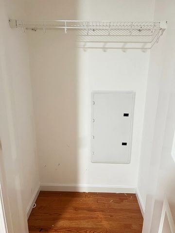 446 Belgrade Ave 109, Boston, MA 02132