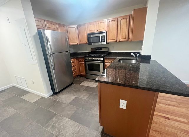 446 Belgrade Ave 109, Boston, MA 02132