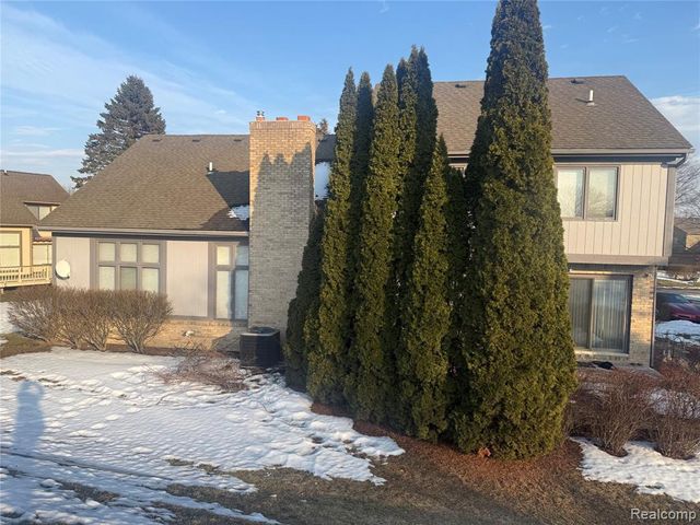 1446 Vistaview Drive, Rochester Hills, MI 48306