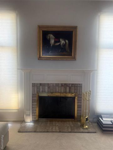 1446 Vistaview Drive, Rochester Hills, MI 48306