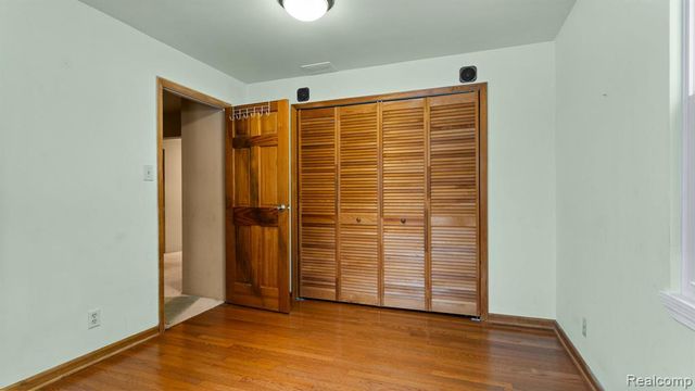 2030 Orpington Drive, Troy, MI 48083