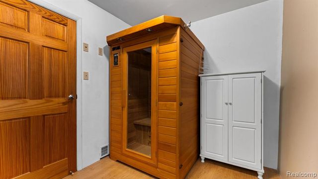 2030 Orpington Drive, Troy, MI 48083