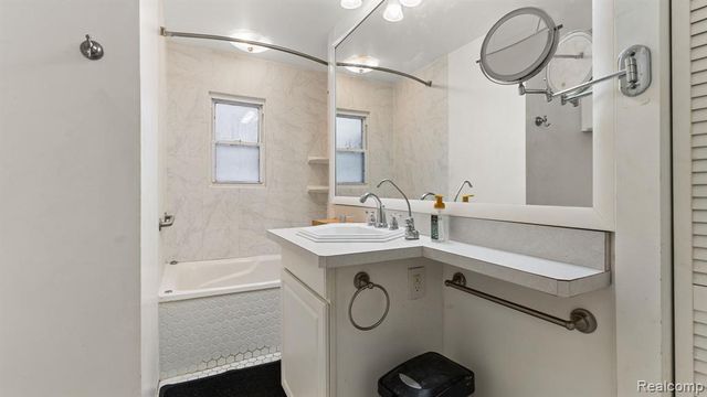 2030 Orpington Drive, Troy, MI 48083