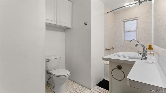 2030 Orpington Drive, Troy, MI 48083