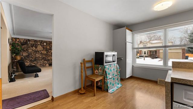 2030 Orpington Drive, Troy, MI 48083