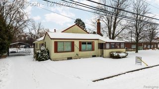2030 Orpington Drive, Troy, MI 48083
