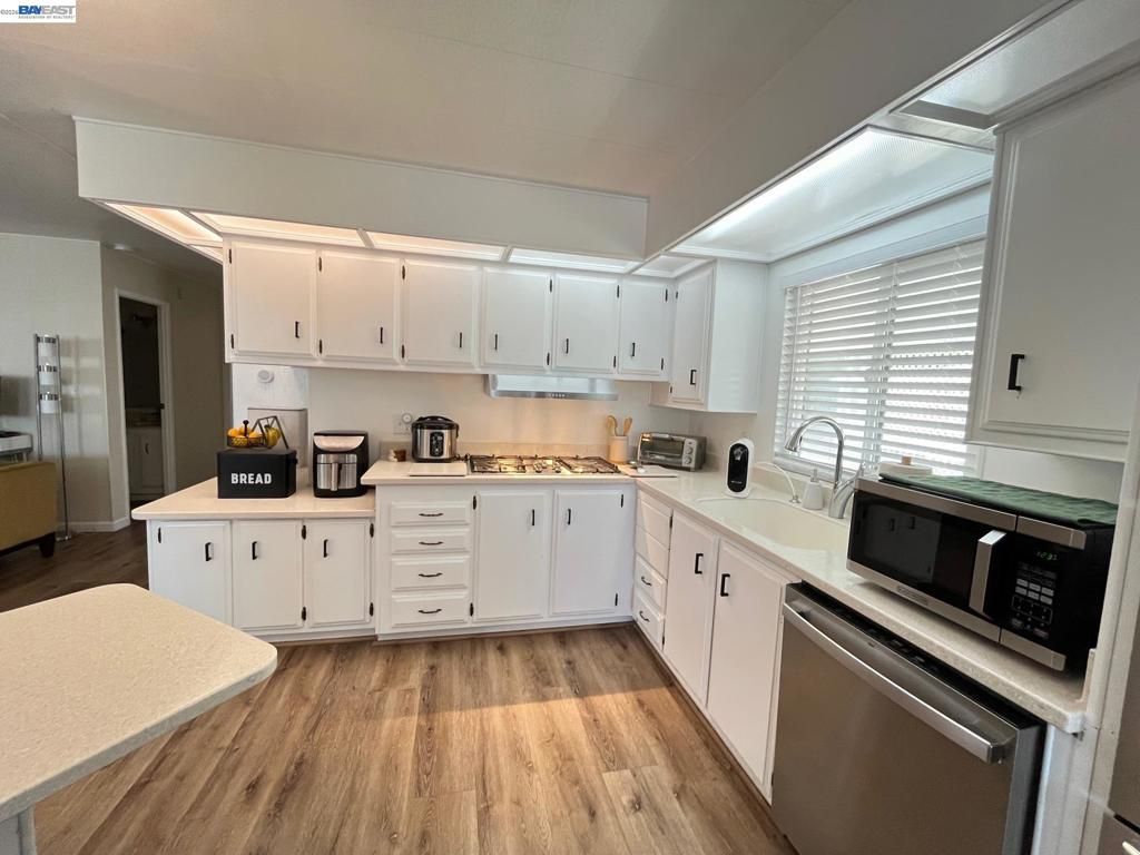 Image 13 of property listing at 711 Old Canyon Rd., Fremont, CA 94536