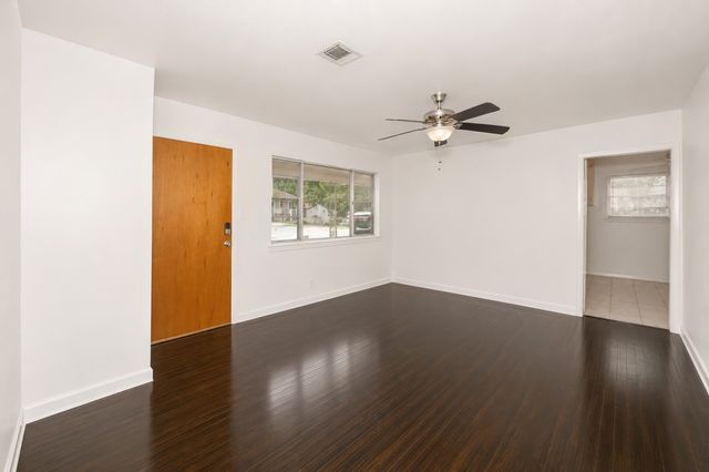 4028 Shawnee Trail, Lake Worth, TX 76135