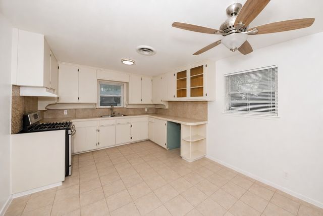 4028 Shawnee Trail, Lake Worth, TX 76135