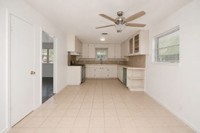 4028 Shawnee Trail, Lake Worth, TX 76135