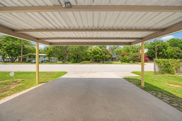 4028 Shawnee Trail, Lake Worth, TX 76135