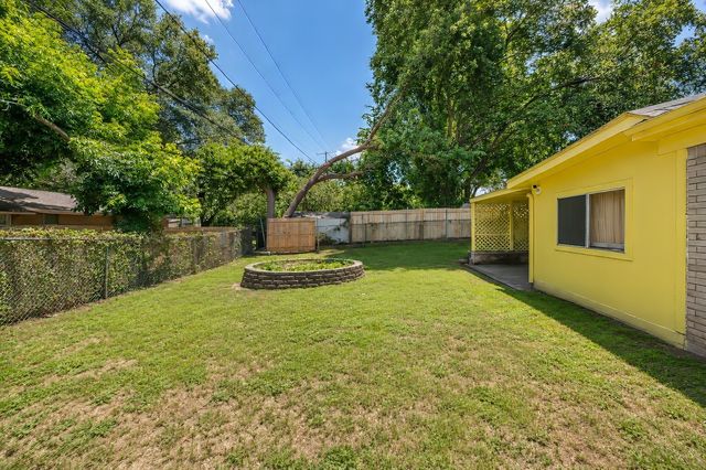 4028 Shawnee Trail, Lake Worth, TX 76135