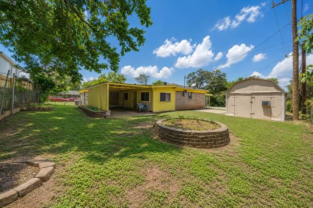 4028 Shawnee Trail, Lake Worth, TX 76135