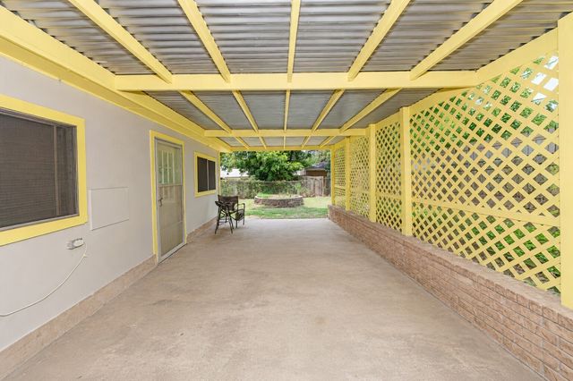 4028 Shawnee Trail, Lake Worth, TX 76135