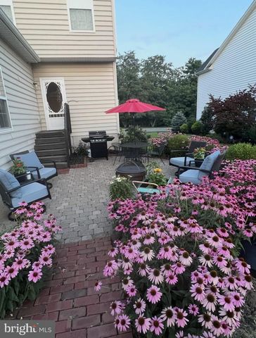 2104 MORGAN HILL DR, Pennsburg, PA 18073