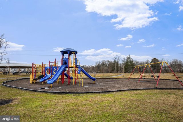 2104 MORGAN HILL DR, Pennsburg, PA 18073