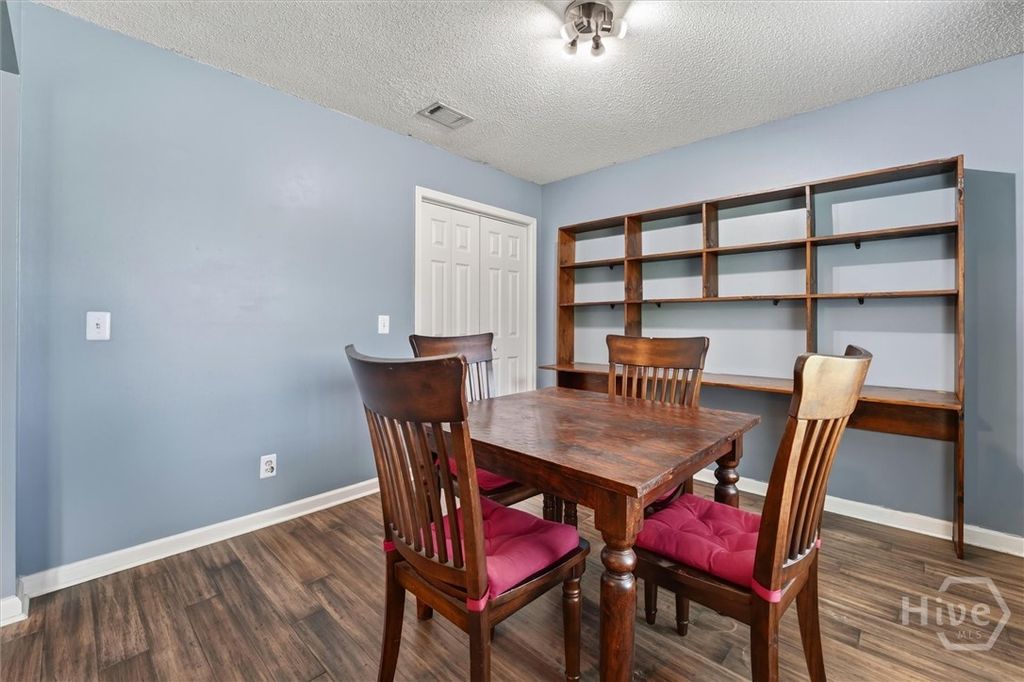 Image 10 of property listing at 3 Durango Court, Savannah, GA 31406