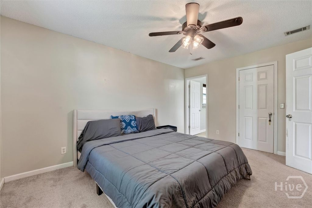 Image 13 of property listing at 3 Durango Court, Savannah, GA 31406