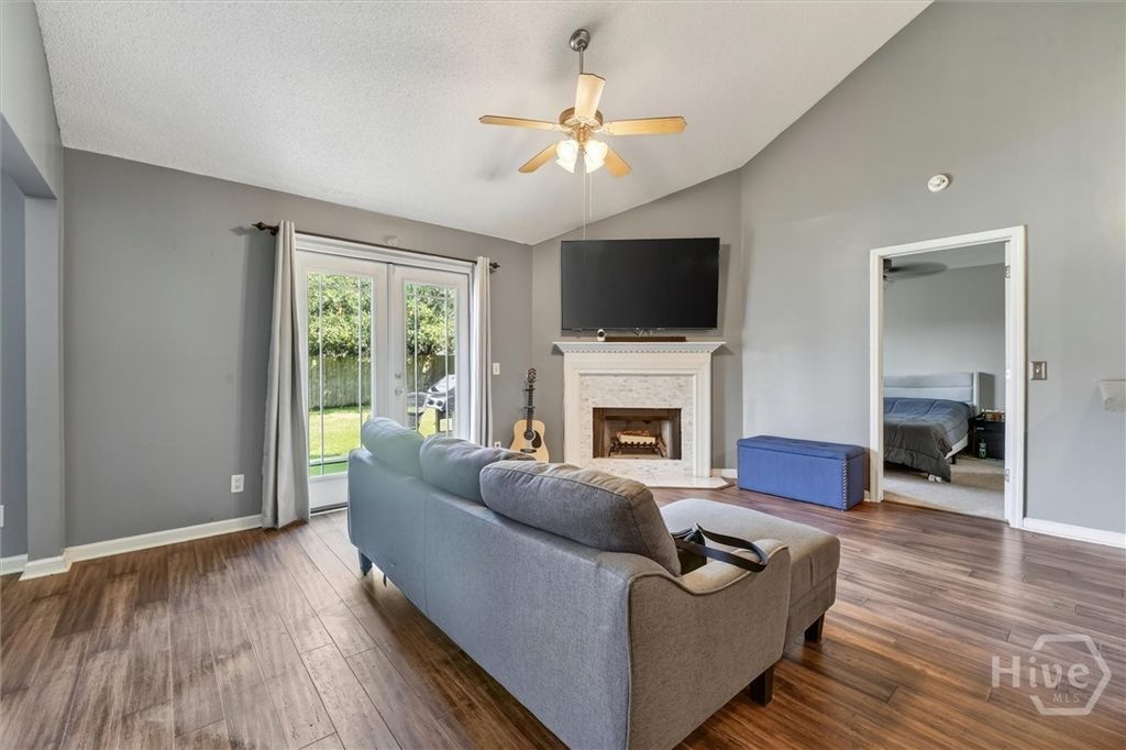 Image 4 of property listing at 3 Durango Court, Savannah, GA 31406