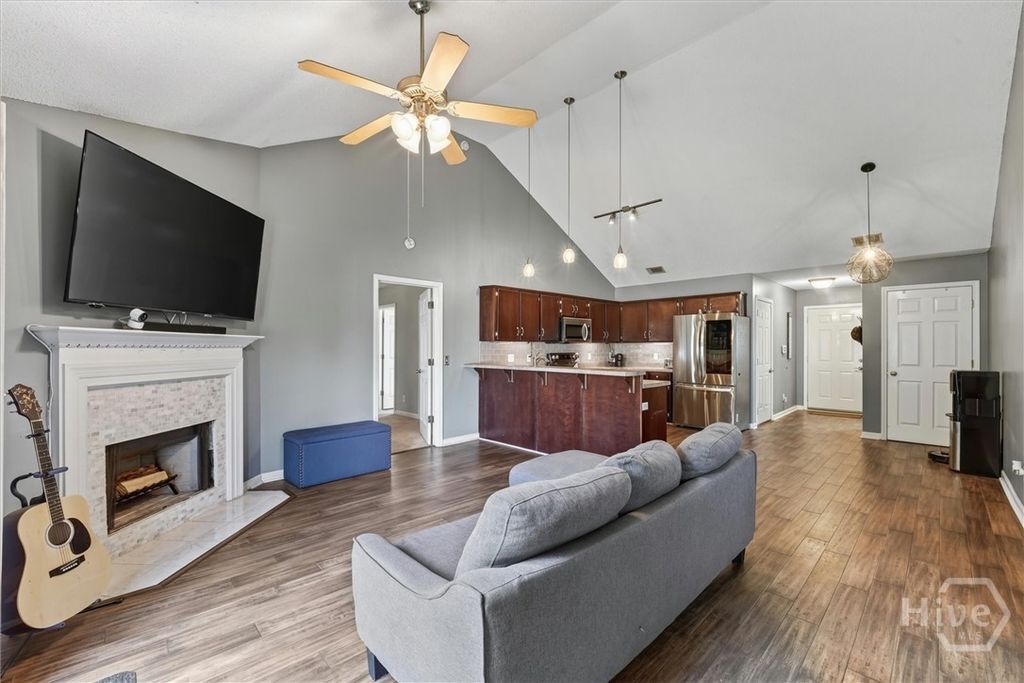 Image 5 of property listing at 3 Durango Court, Savannah, GA 31406