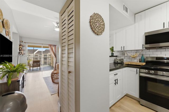 15325 SW 106th Ter 627, Miami, FL 33196