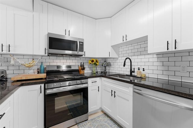 15325 SW 106th Ter 627, Miami, FL 33196