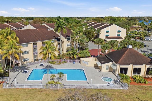 15325 SW 106th Ter 627, Miami, FL 33196