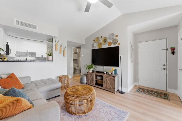 15325 SW 106th Ter 627, Miami, FL 33196