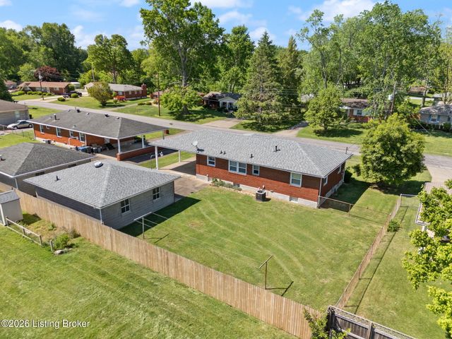 5812 Teakwood Ln, Louisville, KY 40258