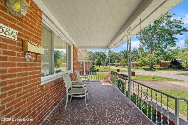 5812 Teakwood Ln, Louisville, KY 40258
